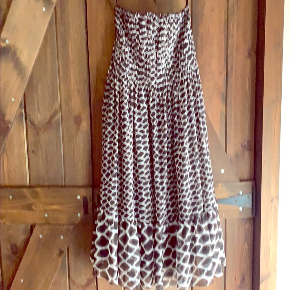 Adorable strapless WHBM dress. Elastic at bust
